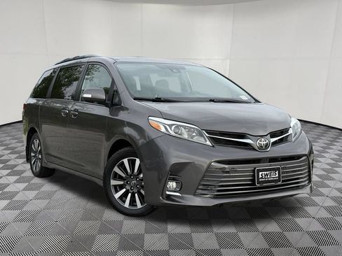 Used 2020 Toyota Sienna Limited FWD image 4