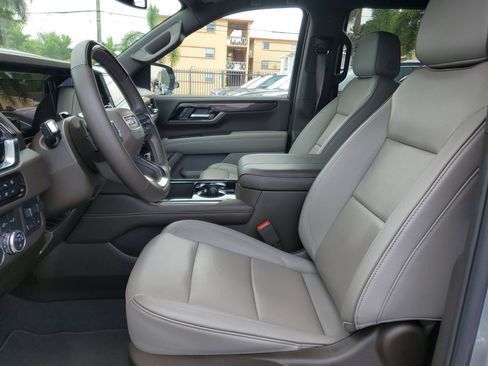 Used 2025 GMC Yukon Elevation RWD image 22
