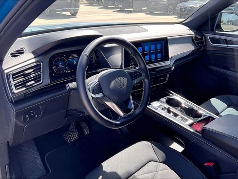 Used 2024 Volkswagen Atlas Cross Sport SE image 15