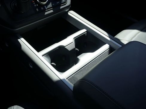 New 2026 Land Rover Defender 110 X AWD/4WD image 13
