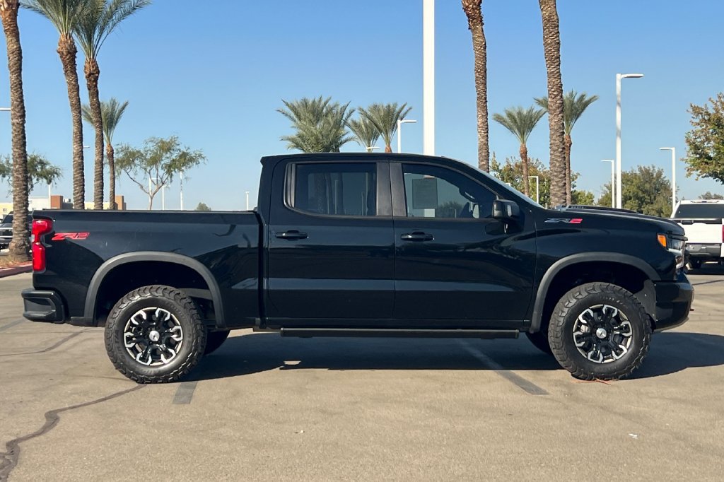 Used 2022 Chevrolet Silverado 1500 ZR2 w/ Technology Package AWD/4WD image 3