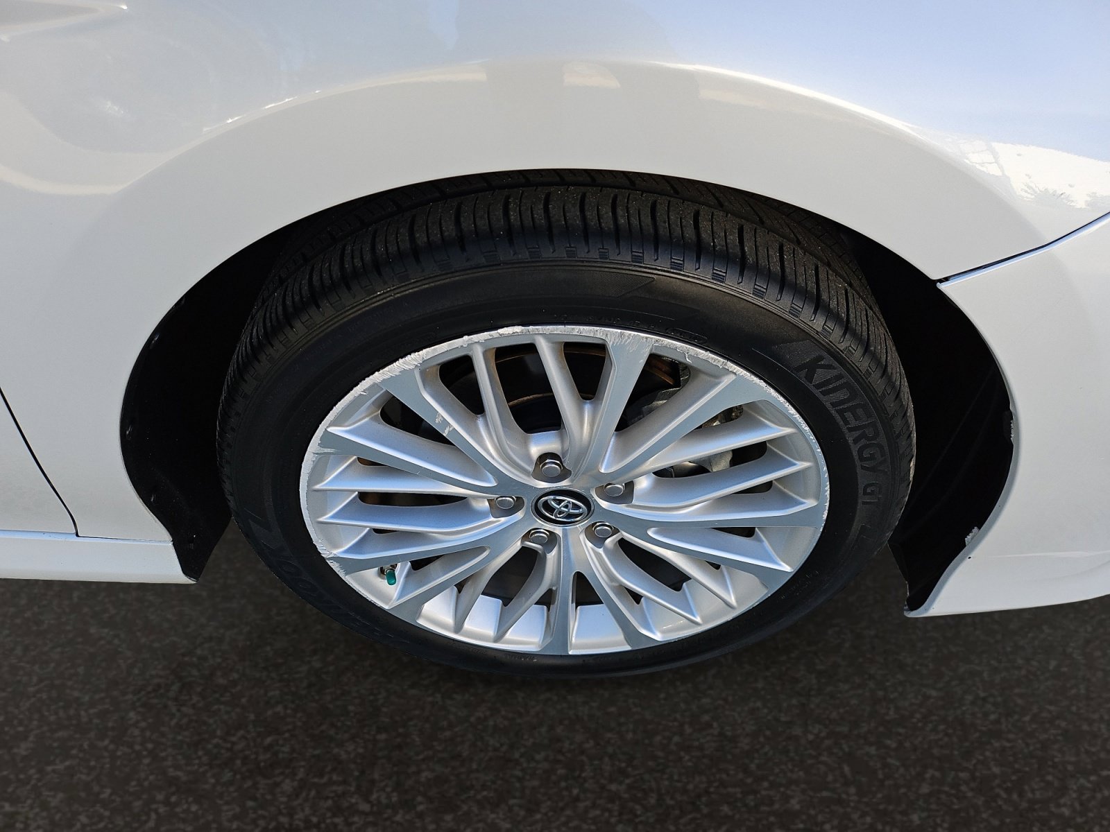 Used 2019 Toyota Camry XLE FWD image 39