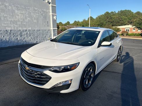 Used 2024 Chevrolet Malibu LT image 3