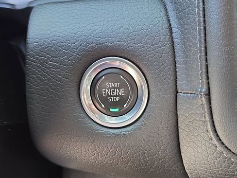Used 2022 GMC Yukon Denali w/ Denali Ultimate Package RWD image 32