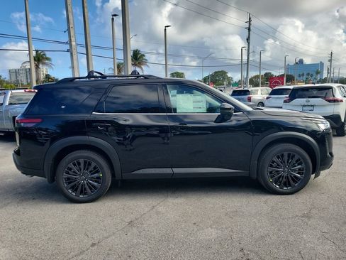 New 2026 Nissan Pathfinder SL image 8