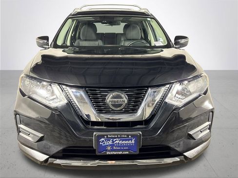 Used 2020 Nissan Rogue SV image 3