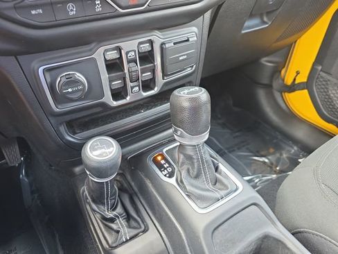 Used 2018 Jeep Wrangler Unlimited Sahara image 29