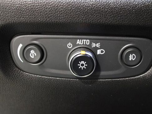 Used 2018 Chevrolet Traverse High Country image 40