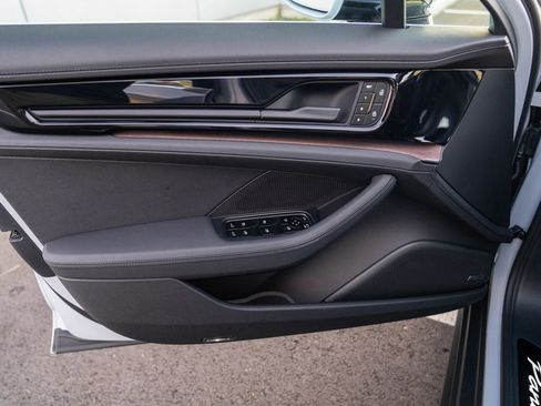 Certified 2025 Porsche Panamera 4 image 10