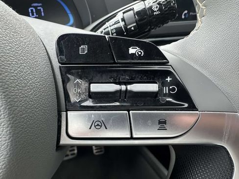 Used 2026 Hyundai Elantra SEL Sport Premium FWD image 32