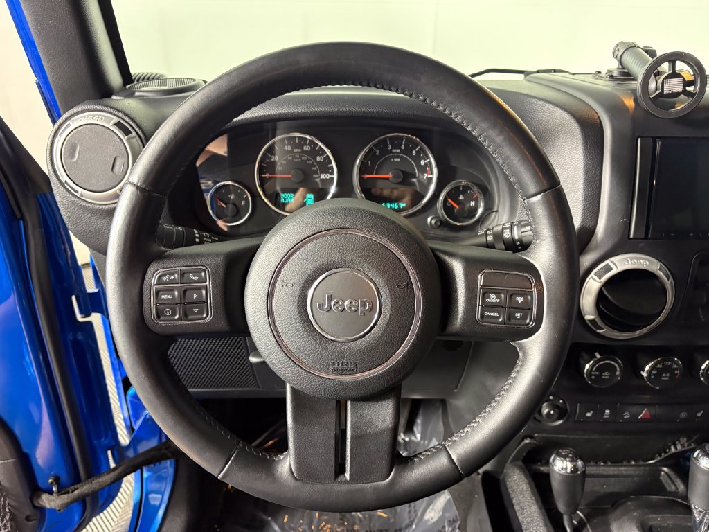 Used 2016 Jeep Wrangler Unlimited Rubicon w/ Connectivity Group AWD/4WD image 13