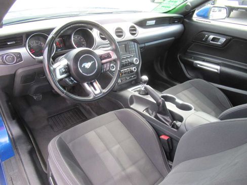 Used 2018 Ford Mustang GT RWD image 16