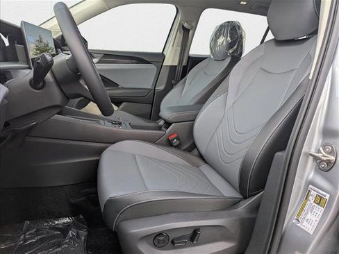 New 2025 Volkswagen Tiguan SE image 4