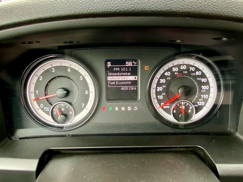 Used 2023 RAM 1500 Classic SLT AWD/4WD image 39