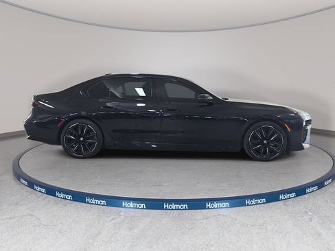 Used 2023 BMW i7 xDrive60 AWD/4WD image 6