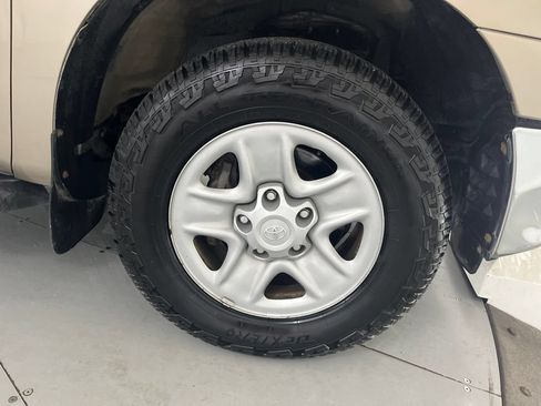 Used 2008 Toyota Tundra 4x4 CrewMax w/ Tow Pkg image 17