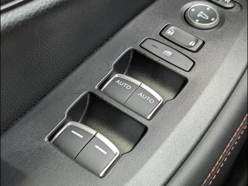 Certified 2025 Honda HR-V Sport image 19