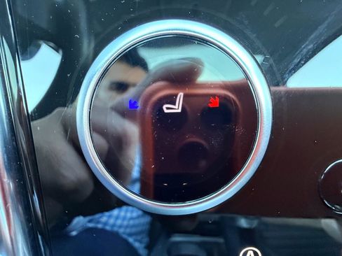 Used 2020 Land Rover Discovery Sport SE image 25