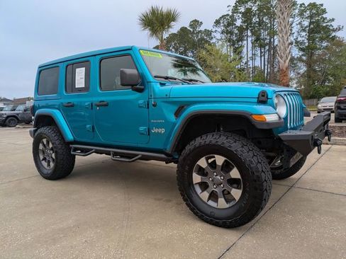 Used 2019 Jeep Wrangler Unlimited Sahara image 2