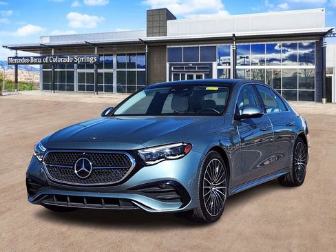 Used 2025 Mercedes-Benz E 350 4MATIC Sedan image 3