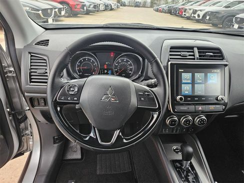 Used 2025 Mitsubishi Outlander Sport SE image 16
