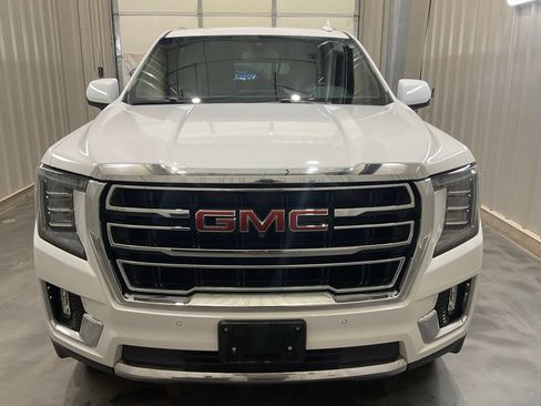 Used 2021 GMC Yukon XL SLT w/ Rear Media and Nav Package RWD image 5
