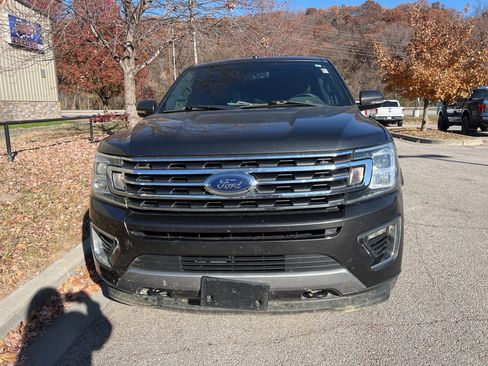 Used 2018 Ford Expedition Max XLT w/ Equipment Group 201A image 2