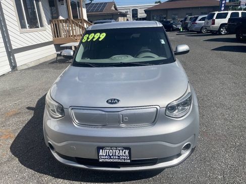 Used 2016 Kia Soul EV FWD image 3