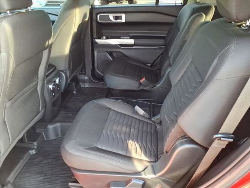 Certified 2021 Ford Explorer XLT w/ Class III Trailer Tow Package image 15