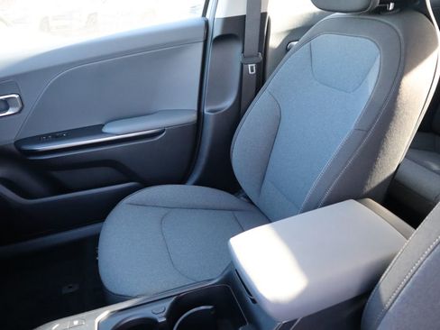 New 2025 Kia K4 LXS image 22