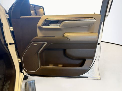 Used 2023 Chevrolet Silverado 1500 LTZ w/ Technology Package image 34