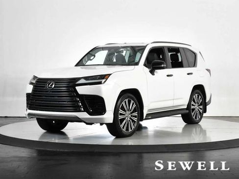 Certified 2025 Lexus LX 600 4WD w/ Appearance Package image 1