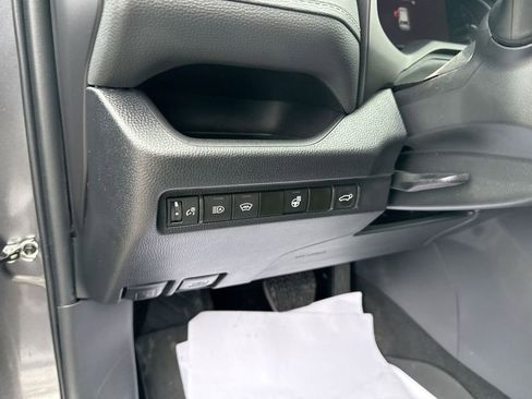 Used 2023 Toyota RAV4 XLE Premium image 20