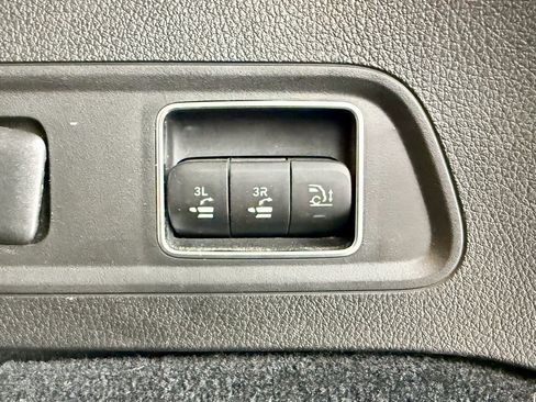 Used 2022 Mercedes-Benz GLS 450 4MATIC image 15