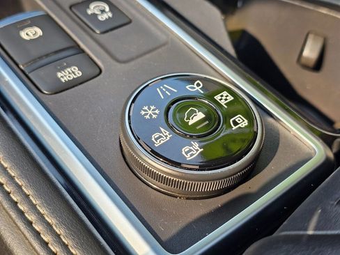 Used 2023 Nissan Pathfinder Platinum image 40