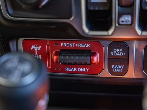 New 2025 Jeep Wrangler Unlimited Rubicon 4xe AWD/4WD image 24