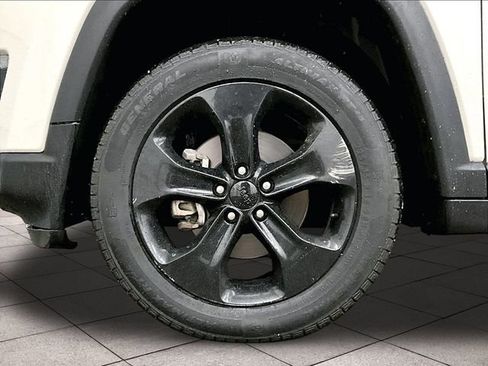Used 2021 Jeep Compass Latitude AWD/4WD image 8