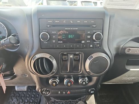 Used 2015 Jeep Wrangler Sport w/ Quick Order Package 24S AWD/4WD image 25
