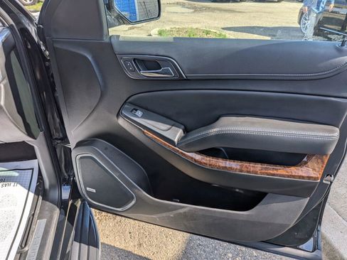 Used 2020 Chevrolet Suburban Premier image 44