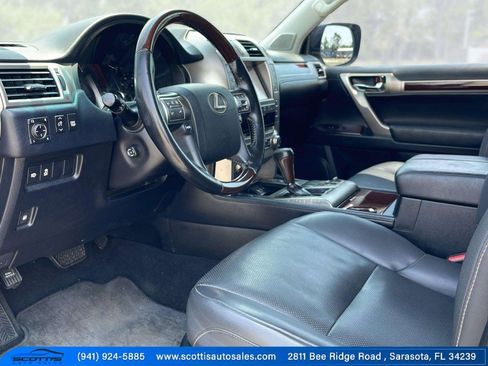 Used 2019 Lexus GX 460 image 18