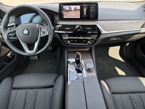 Certified 2023 BMW 530i w/ Convenience Package RWD image 3