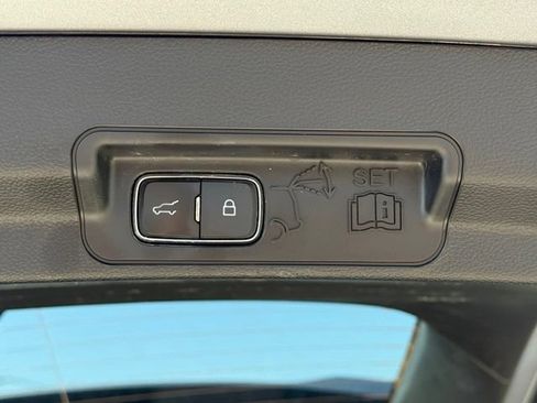 Used 2024 Ford Explorer XLT w/ Equipment Group 202A AWD/4WD image 17