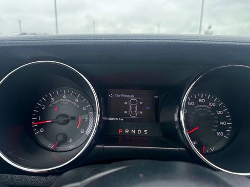 Used 2016 Ford Mustang Coupe RWD image 7