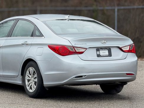 Used 2012 Hyundai Sonata GLS image 16