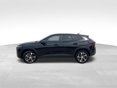 Used 2025 Chevrolet Trax RS w/ Driver Confidence Package FWD image 3