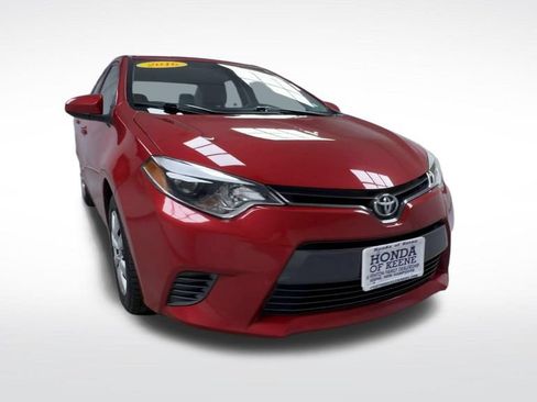 Used 2016 Toyota Corolla LE FWD image 2
