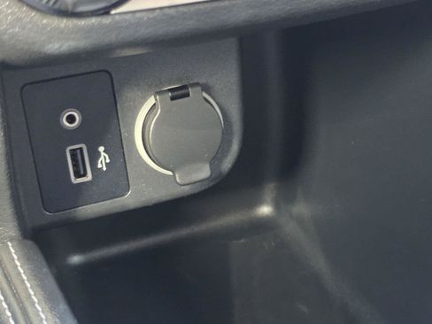 Used 2019 Nissan Kicks SR w/ SR Premium Package FWD image 15
