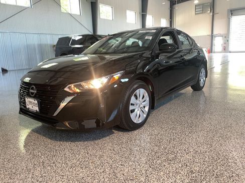 Certified 2025 Nissan Sentra S FWD image 3