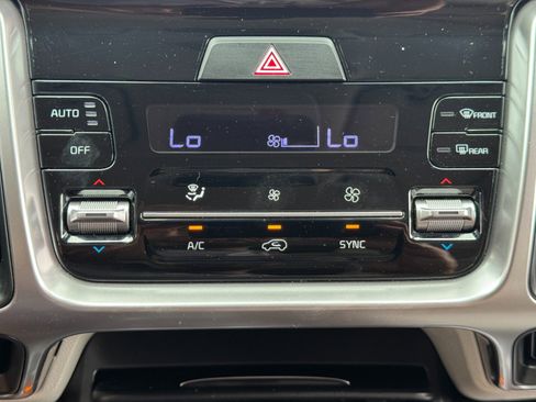 Used 2023 Kia Sorento S w/ Panoramic Sunroof Package FWD image 27
