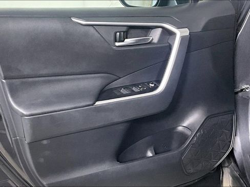 Used 2019 Toyota RAV4 XLE image 23
